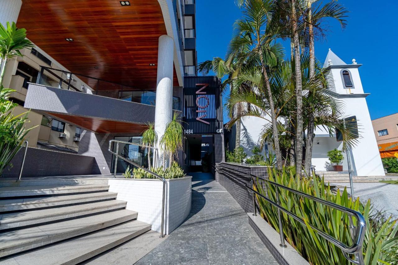 בומבינאס Confortavel Loft Em Condominio Com Piscina מראה חיצוני תמונה